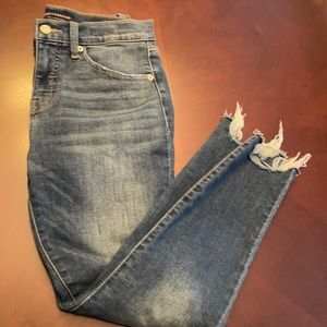 Lucky Brand Ava mid rise skinny jean with distressed bite cropped ankle